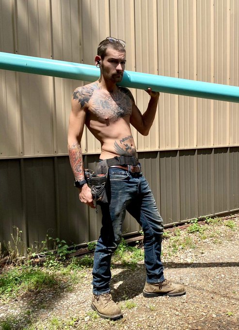 Do you even lift bro? https://t.co/974Jfz6RUa<a href="/tag/dom"class="tags"><span>#dom</span></a><a href="/tag/vers"class="tags"><span>#vers</span></a><a href="/tag/cashslaves"class="tags"><span>#cashslaves</span></a><a href="/tag/cashmaster"class="tags"><span>#cashmaster</span></a>