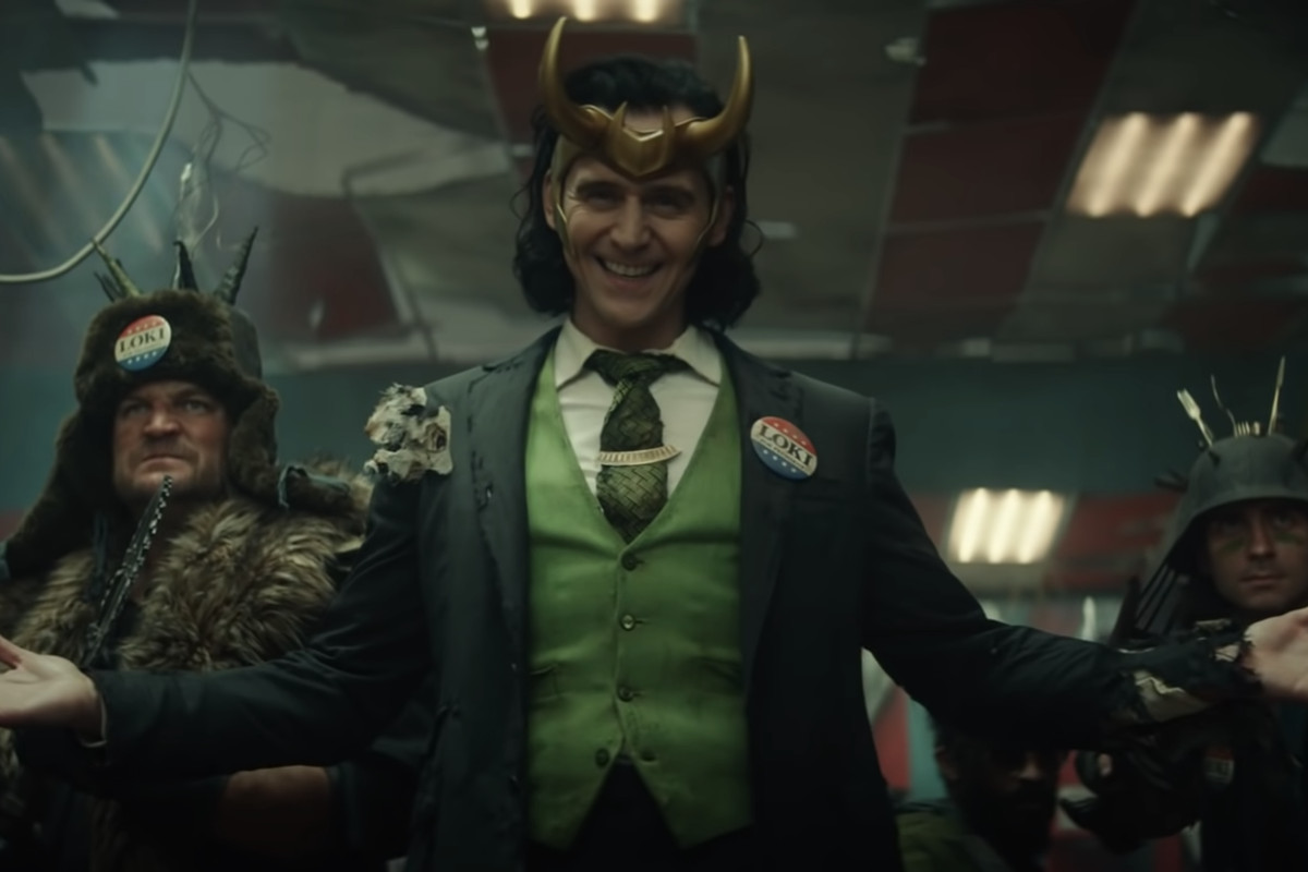 MoovieMagazine's tweet photo. Only one week to go till #Loki comes to Disney+. The last time we saw our favourite God of Mischief, he just stole  the tesseract, and is set to land himself in the middle of some inter-dimensional hijinx. Who is your favourite villain in the MCU? https://t.co/JsSWoyTfAb