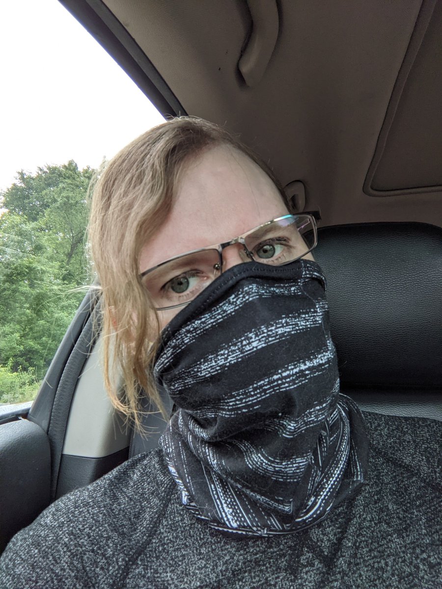 Stuck on the side of the road selfie. Your girl has had better days. https://t.co/mVN5bloHlh