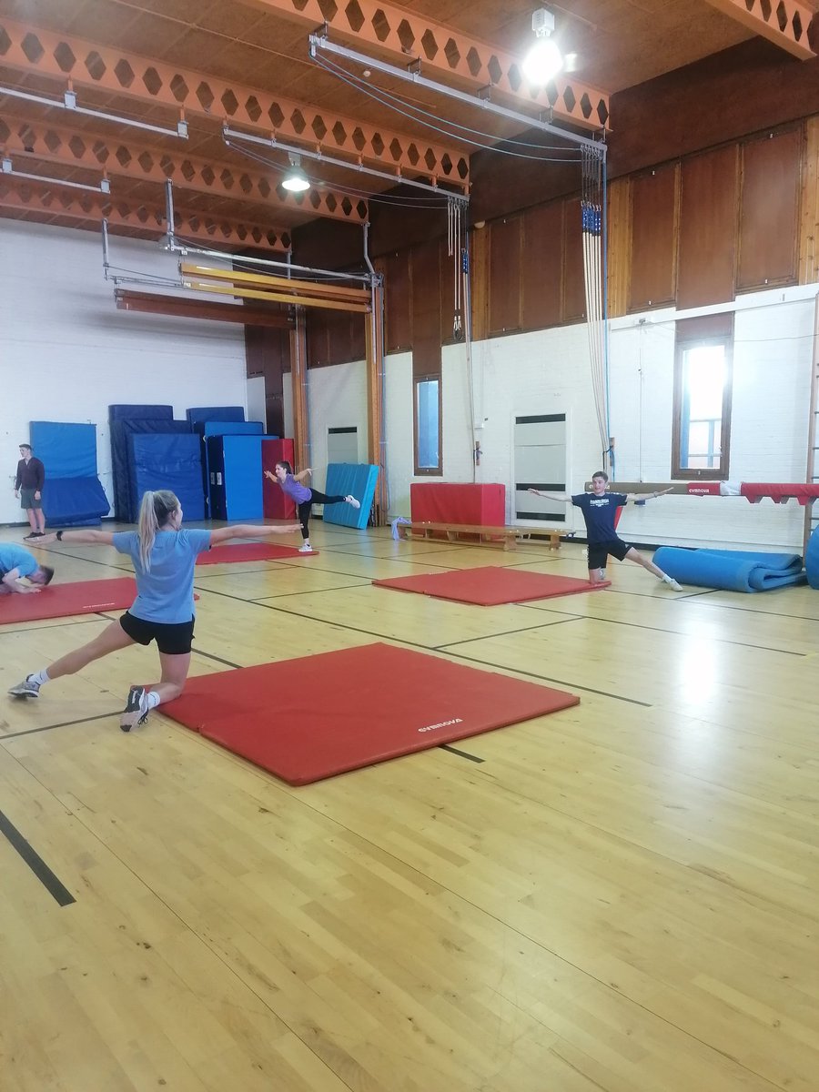 karenmunro28's tweet image. In my happy place, working with the students.
We have been exploring different ways to engage learners in gymnastics, also some great examples of co-operative learning through Parkour. @pgdepe @MorayHouse