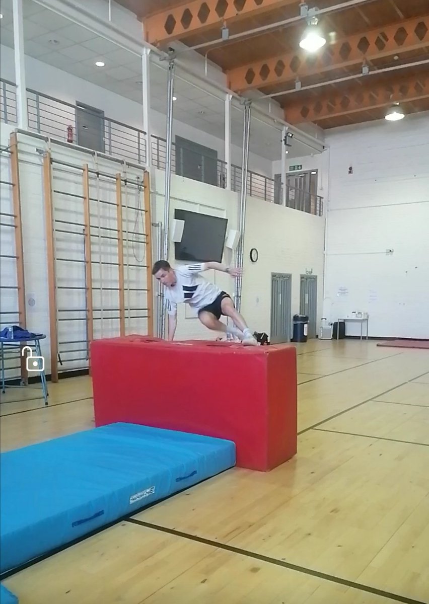 karenmunro28's tweet image. In my happy place, working with the students.
We have been exploring different ways to engage learners in gymnastics, also some great examples of co-operative learning through Parkour. @pgdepe @MorayHouse