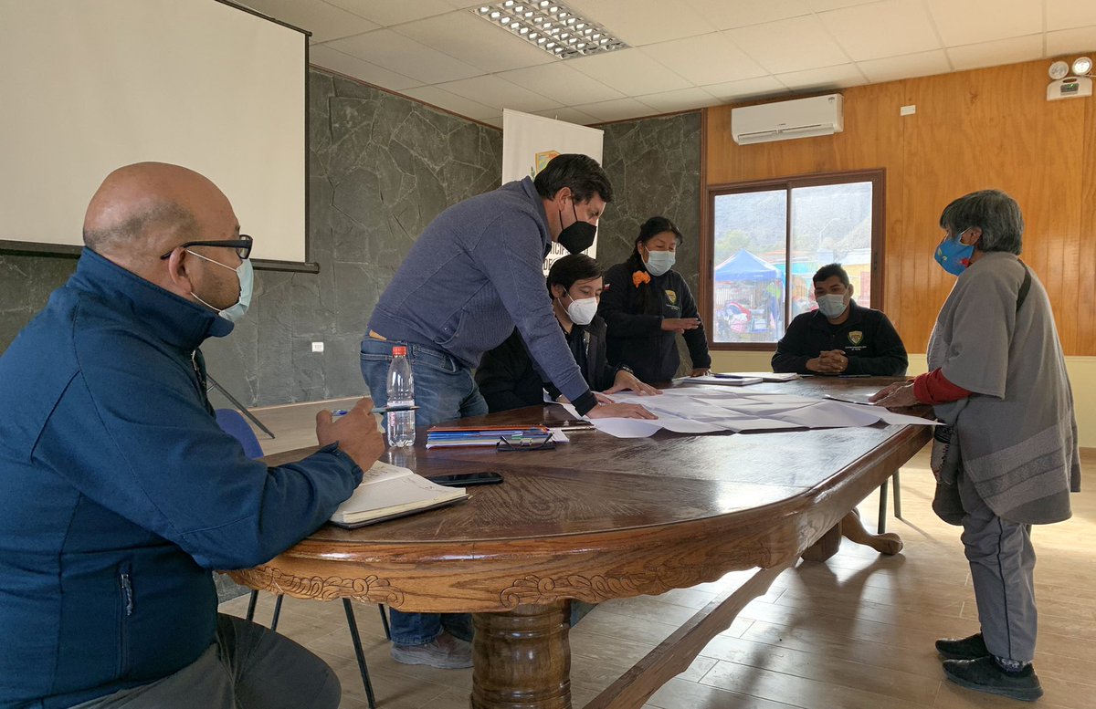 ⭕️ Directiva de la Junta de Vecinos N•15 “Nace Chile” de #Putre conocen estado de avance de gestiones <a href="/minvuarica/">MINVU ARICA</a> <a href="/ServiuAyP/">ServiuAricayParinacota</a> en compromiso de la entrega de terreno para construcción de sede vecinal. Alcaldesa <a href="/MunicipioPutre/">Ilustre Municipalidad de Putre</a> Maricel Gutiérrez asiste para sumar gestión.