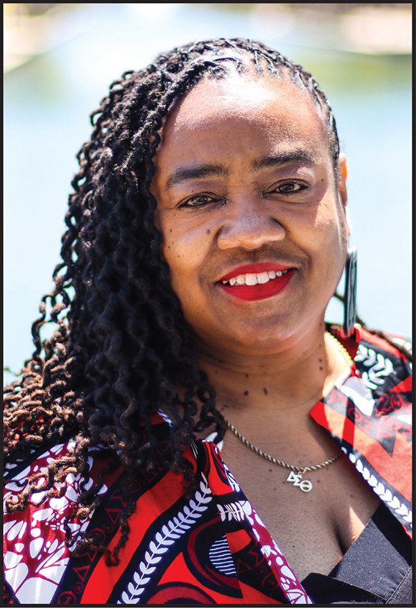 LibraryJournal's tweet photo. #LJMovers2021 #NichelleHayes combined her passion for #Genealogy & #Library love as founding leader of the Center for Black Literature and Culture at the #IndianapolisPublicLibrary (IPL). #Advocates https://t.co/A6AOnfWy68 https://t.co/Klf55MKJz3