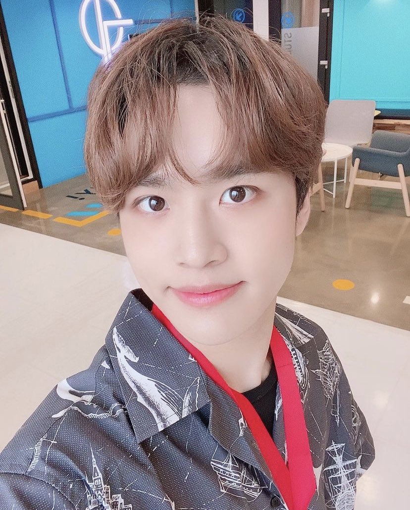 FranceBic's tweet photo. 🍃_• ✏️

Traduction du nouveau post Instagram de notre petit BIC.👀

« Fighting pour demain aussi ~~~~~»

🍃_• https://t.co/IL167UmmMb

#BIC #빅 #MCND https://t.co/aaUxLdFypD