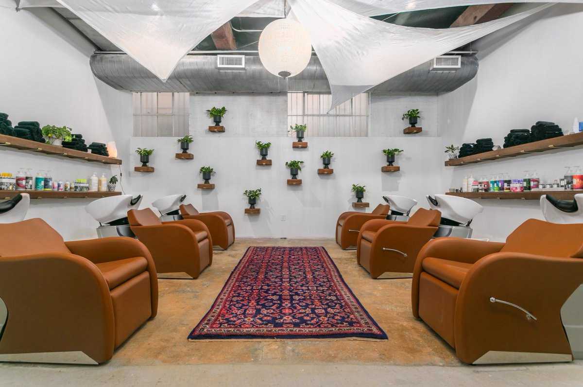 The Hightide Salon is what shampoo lounge dreams are made of! ✨