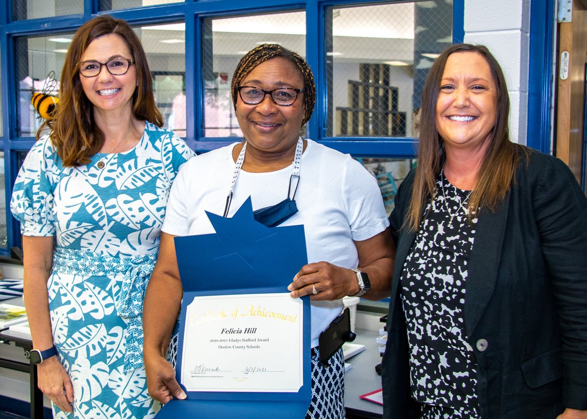 OnslowSchools's tweet image. Earlier today, Swansboro High School Receptionist Felicia Hill was awarded the 2021 Gladys H. Stafford Award for Outstanding Secretarial Service! Congratulations and thank you for all you do, Ms. Hill!