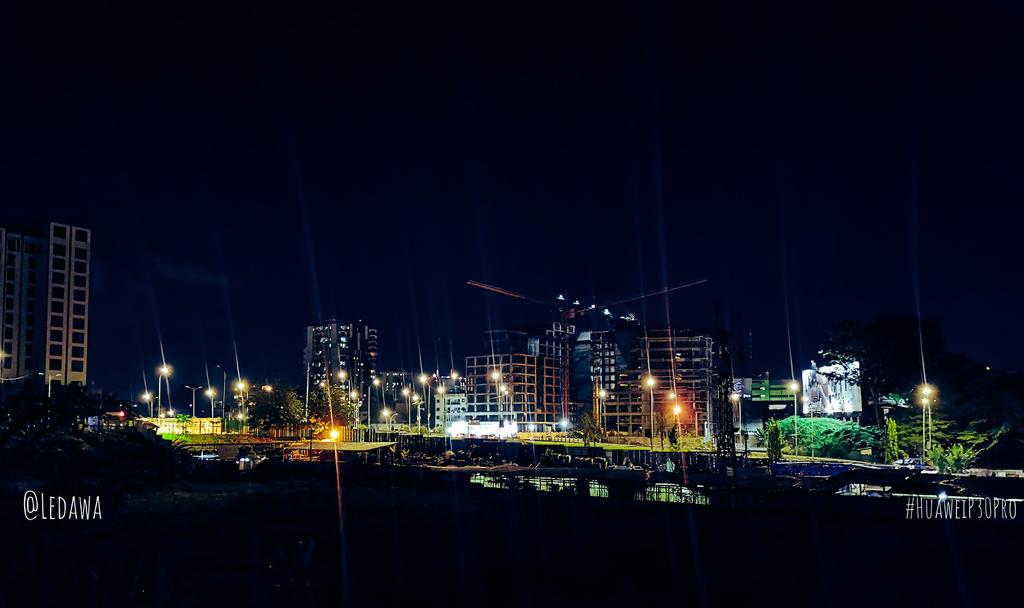 Ledawa's tweet photo. #DoualaByNight #Bonanjo
#CityOfDouala
#DOUALACESTLAPUISSANCE 
#Shotwithhuawei
#HuaweiP30Pro @Huawei https://t.co/Oa5LDGOIjv