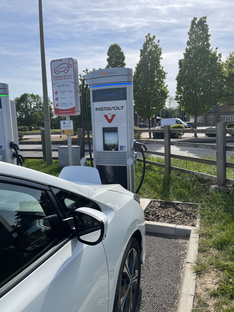 PJPrydderch's tweet image. First long distance trip in my @OctopusEV #powerloop Nissan Leaf! Seamless charging half way at @InstaVoltUK Banbury - 16% to 100% in approx 40mins.
#ElectricVehicles #EVs #EVsCanDoLongDistance