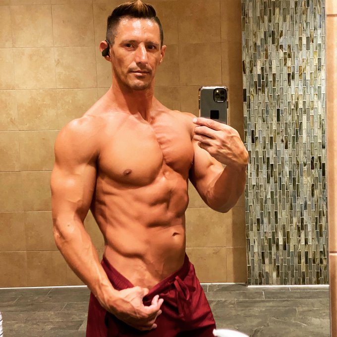 Coming to LA June 11-27th!  Looking for collabs hmu in dm's https://t.co/yrzhCGAaGo