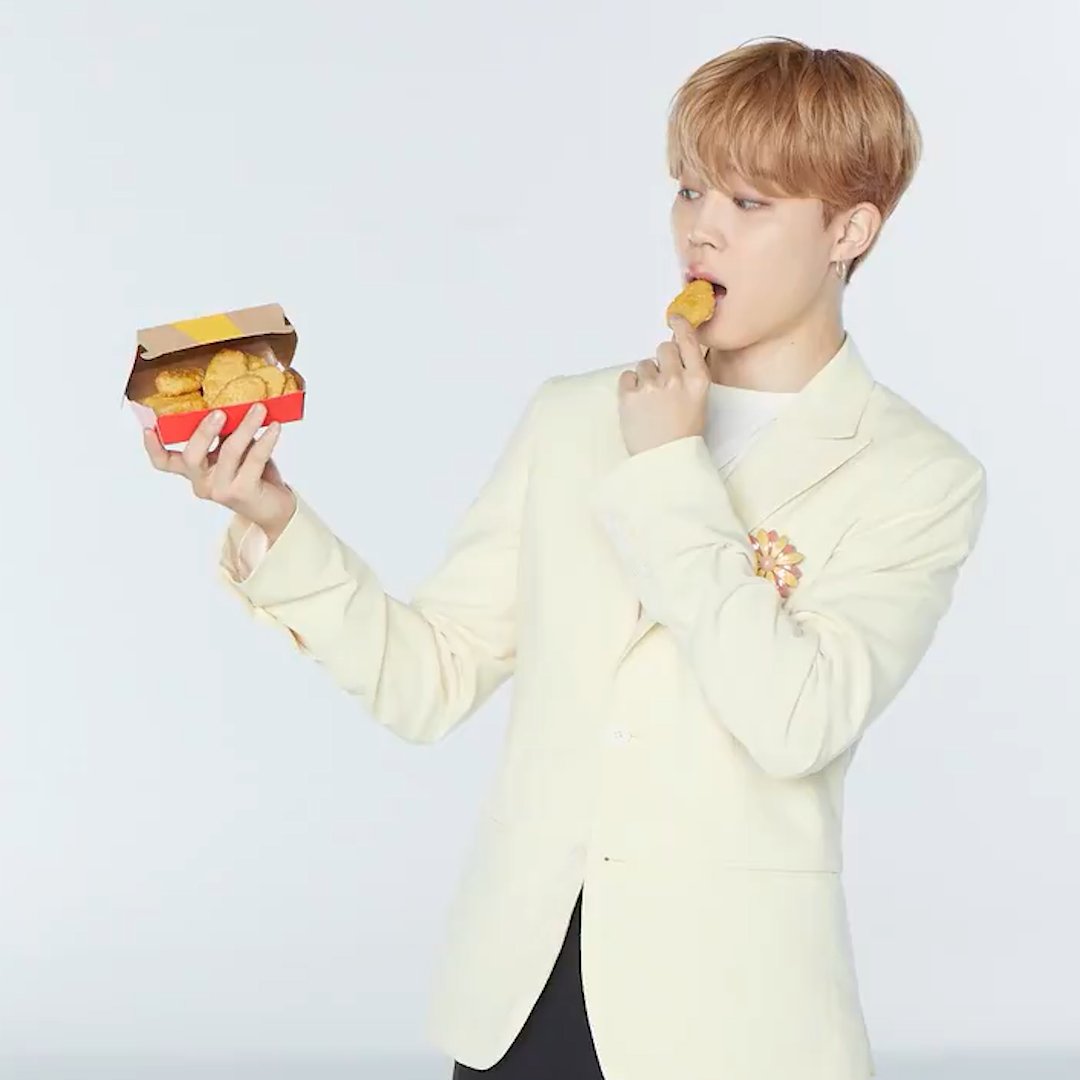 ReynaUrbano2's tweet photo. [INFO]📑

💜😍Estas fueron las imágenes promocionales de BTS para McDonald's😍💜

#JIMIN 🐥
#TAEHYUNG 🐻

#방탄소년단 #BTSARMY @BTS_twt https://t.co/Ruwjdbze35