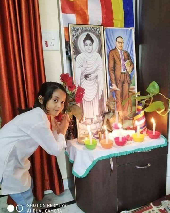 LakhaniMaina's tweet photo. सभी सम्मानित साथियों को धम्म प्रभात उठ गये हो तो जल्दी से सभी साथी #जयभीम बोल दो 
फॉलो करें
@GirdhariLakhani https://t.co/wUcp9qbPva