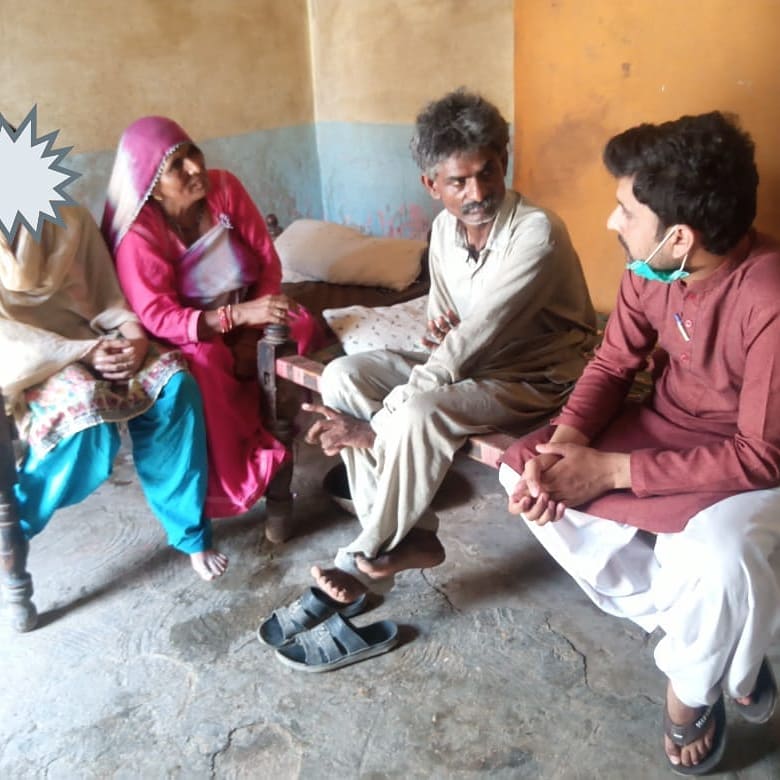ValueBeings's tweet photo. VHB team met with the Ganga whose daughter has been engaged and she's much worried for her marriage as her husband has left her alone and her son also suffering from Epilepsy disease, and the family is poor and needy.
She has requested all the willing people to help them in, https://t.co/OvIgx6QYug