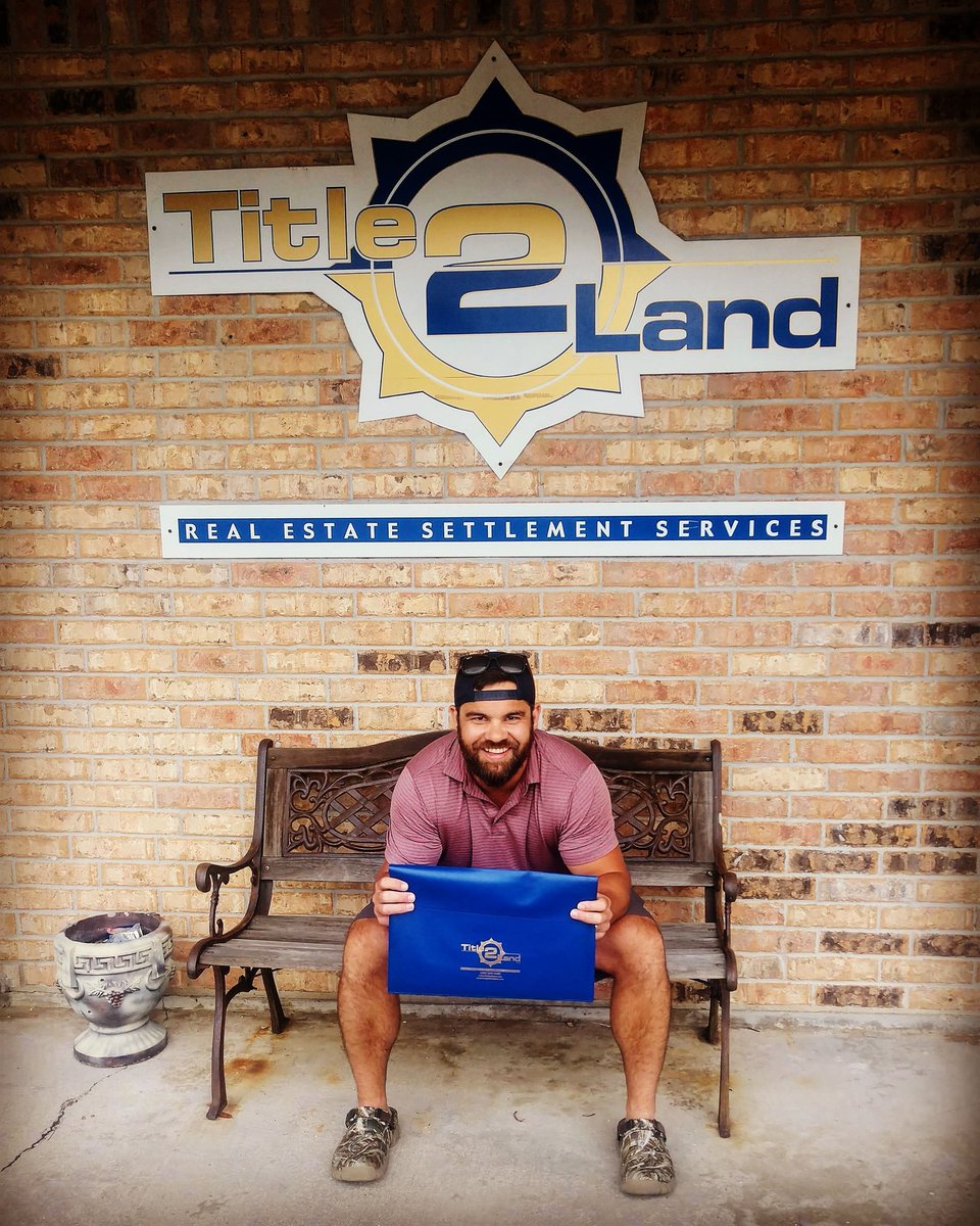 Title2LandLLC's tweet photo. ANOTHER DEAL DONE📜🤝💥Email your contracts with contact info for all parties involved to orders@title2land.com. Call 225-295-3152 with any questions you may have❓Let us take the ordeal out of your deal🏪🤝💵
#Title2Land #propertyclosings #investments https://t.co/mIRSTz5WsD https://t.co/rDWrm29w5T