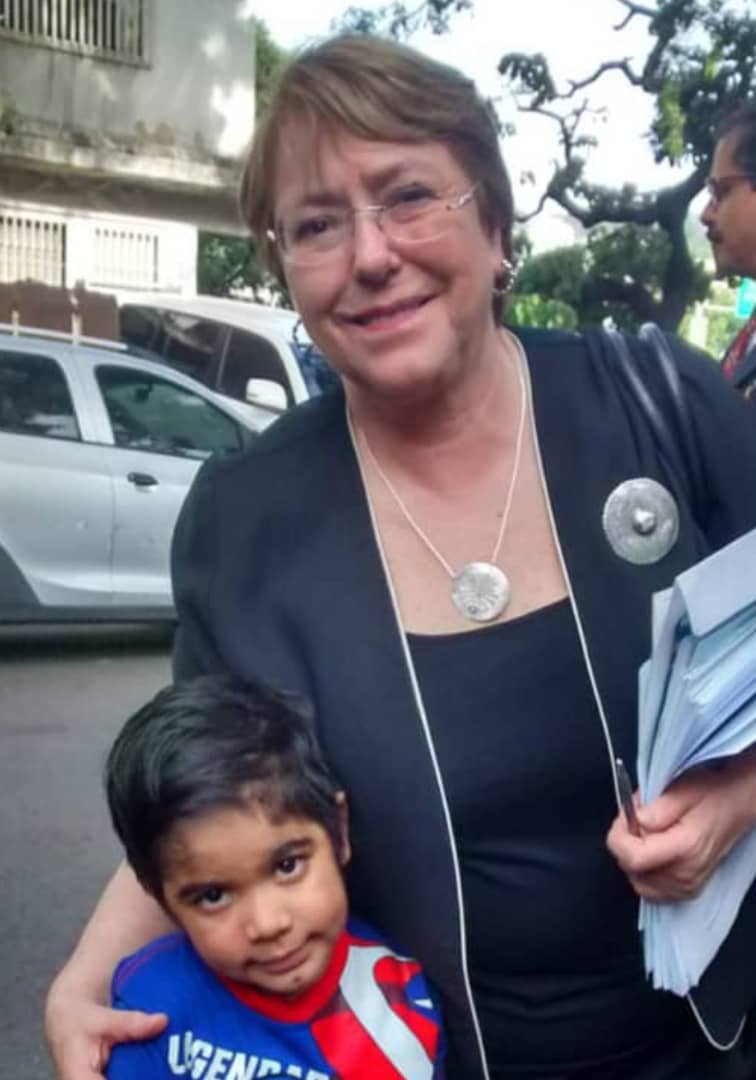 lausssparra's tweet photo. @NicolasMaduro @alferdez @CFKArgentina @AlvaradoC_Salud @carlavizzotti @opsargentina @pontifex_es @incucaiofic @numamolina @olveirapaco
#QueremosVivir nuestr@s niñ@s no se les puede seguir violando los ddhh con el bloqueo criminal ante la mirada cómplice d kienes deben defenderlo https://t.co/LobCjJzkyM