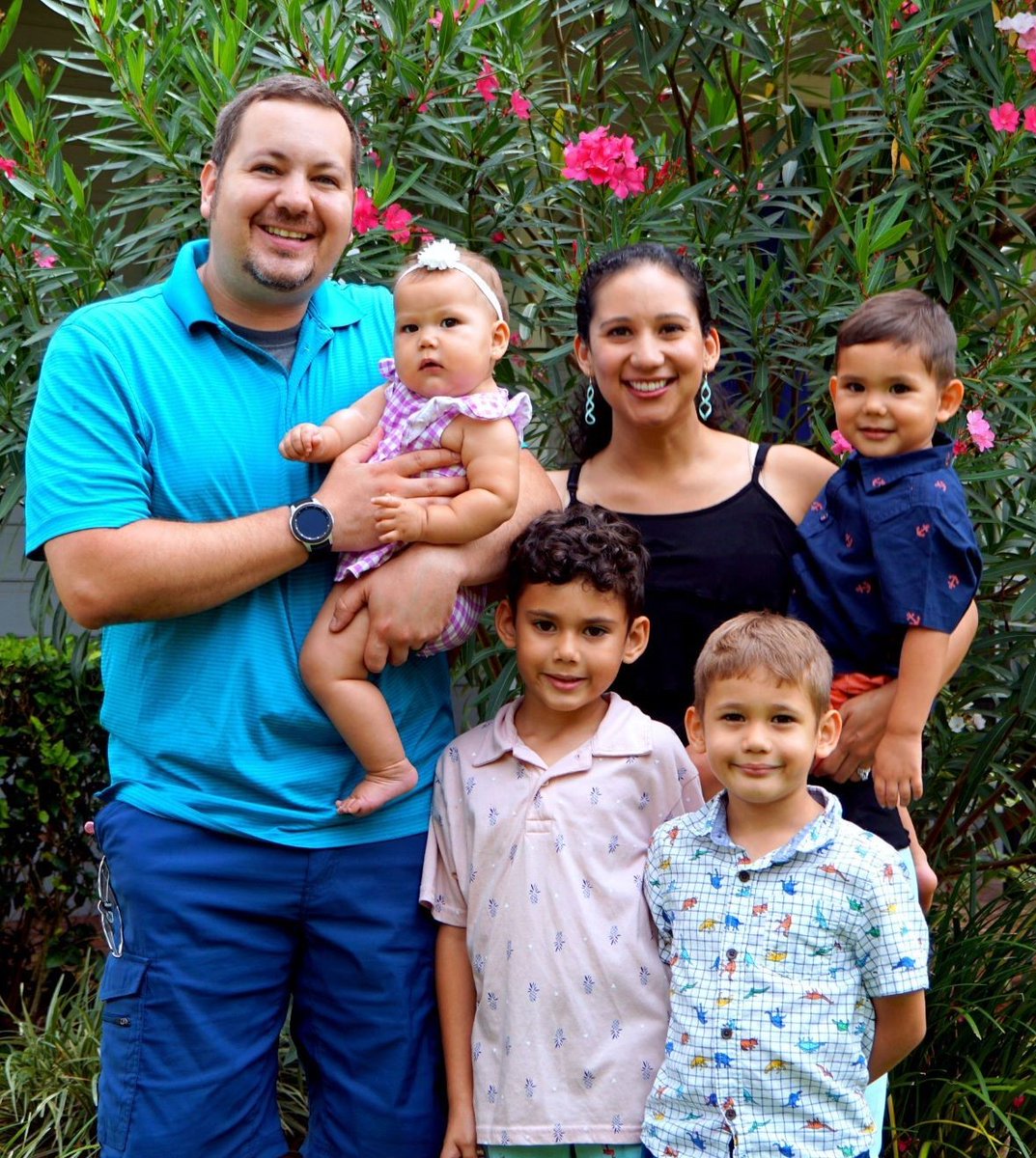 (1/2) ...When you ask Alfredo what keeps him up at night, he is quick to answer, “making sure my kids have everything they need.”

Read Alfredo's full #HOUnited story at hounited.me!  

#IAmHouston #HOUnited #HOUnitedStories #LeadershipHouston #Houston #HoustonTexas