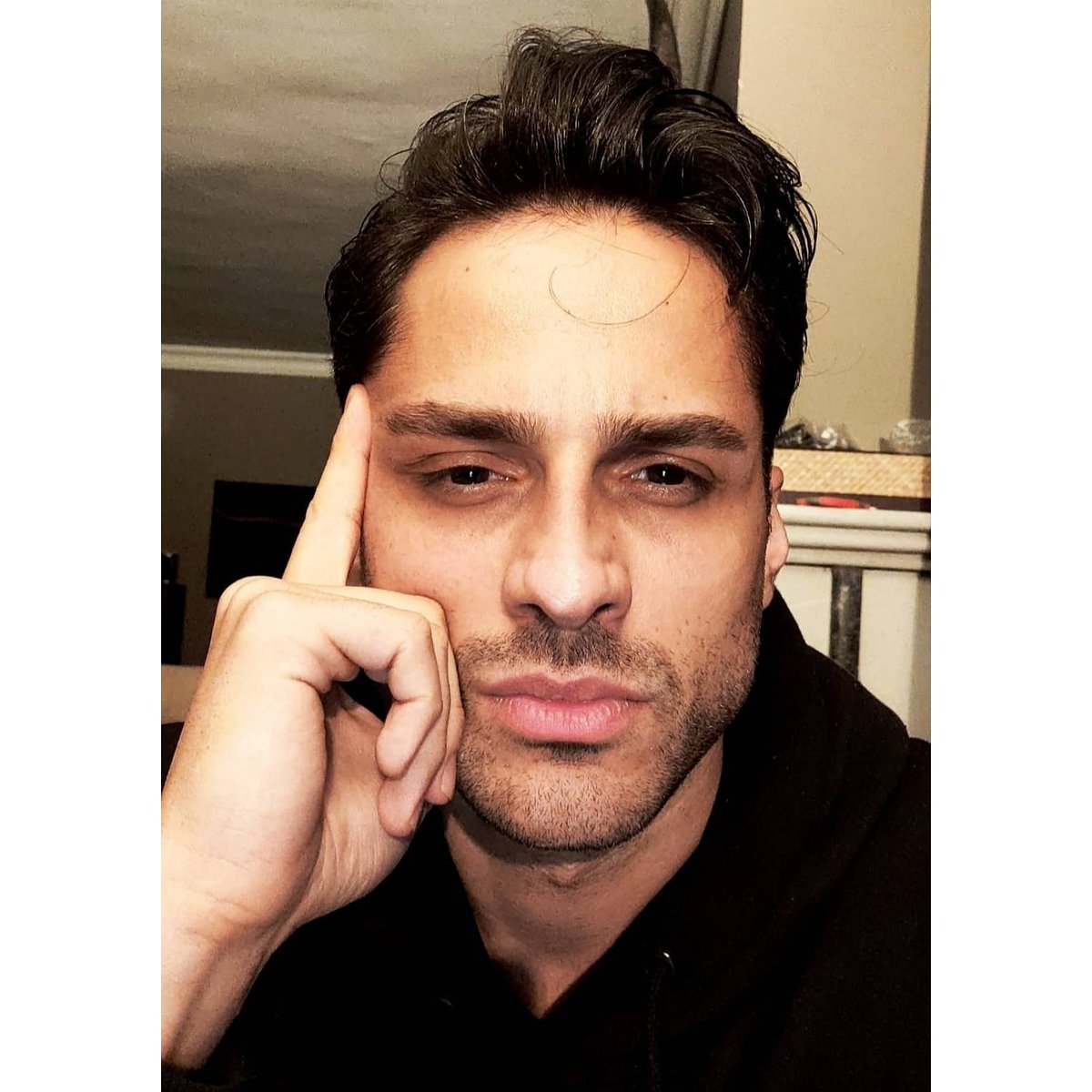 ebranurr_'s tweet photo. Vee Ekin Mert Daymaz yine hayranlarını kalbinden vurmuştuu 😂💘 @ekinmertdaymaz 🤩 https://t.co/GMCU7A0uyO