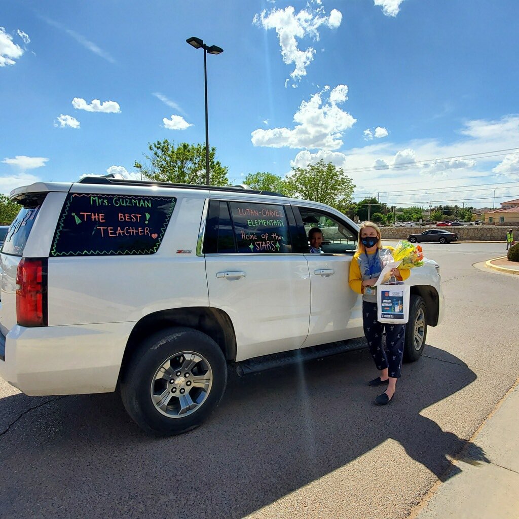 eguzman_teach's tweet photo. 3rd grade parade! My heart is bursting with pride for my #WINners!! It’s such an honor to be their WIN teacher! 🌟⭐️ #TeamSISD #ALujanOfTheirOwn #WIN_Academy @LChavez_ES @NMartinez_LCES @BMills_LCES https://t.co/AsU8R18MnW
