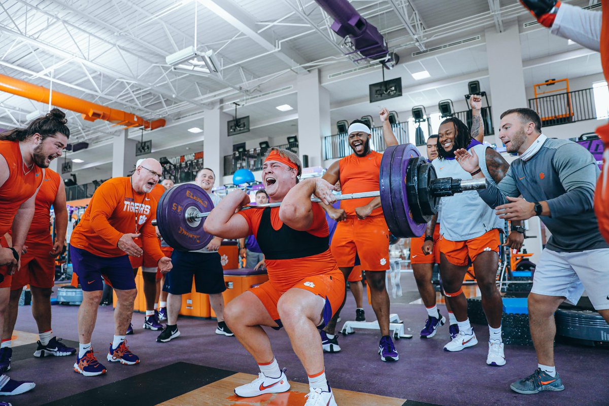 ClemsonFB's tweet photo. No elevators to greatness📈 https://t.co/60tSYiwj4Z