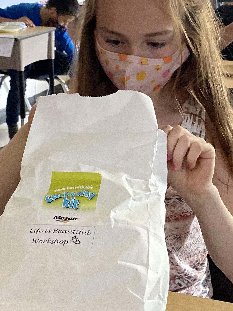 jnaylen's tweet image. Fantastic day #ArcolaSchool @SECPSD with @SkScienceCentre #MicrosoftTeams #scienceworkshops Many thanks to @MosaicCompany for your #sponsorship We had a great day #dissecting #owlpellets #coresampling #seedgrowth #seedmanipulation