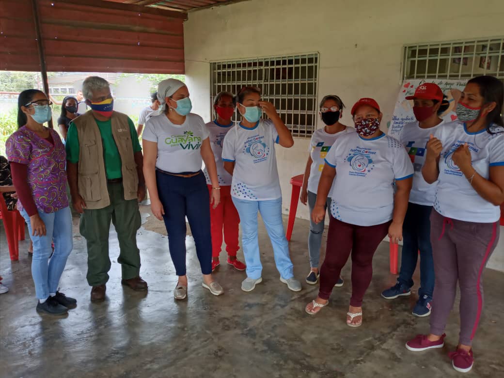 Marianela_PSUV's tweet photo. #1Jun 📌|| Desde la gestión del Alcalde @OviedoPSUV nos sentimos orgull@s de las PCPH, su amor y entrega vemos reflejado al Comandante Chávez. De sus propias manos se gestan iniciativas de amor y sororidad a la cual seguiremos apoyando.

#RescateVictorioso
#VamosCiudadGuayana🌳 https://t.co/hYbGsJH2Jm