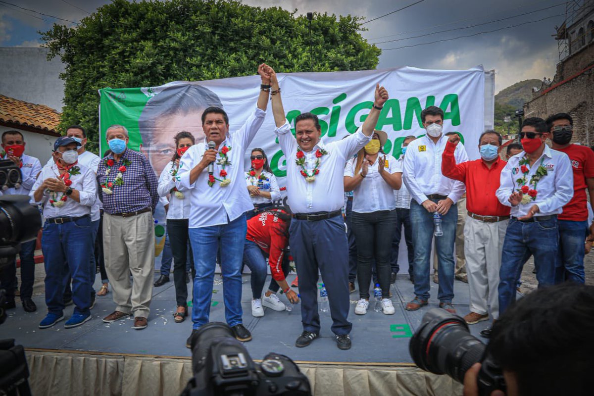 Héctor Vicario (@hvicario) on Twitter photo En Buenavista de Cuéllar cerramos campaña con <a href="/Mario_M_Arcos/">Mario Moreno Arcos</a>, junto a Cristina Nieto, Aracely Alvarado, el ex gobernador Rubén Figueroa, el Senador <a href="/manuelanorve/">Manuel Añorve Baños</a>, la militancia del PRI Y PRD del municipio. Se siente la alegría, el respaldo y las ganas de que gane Guerrero. En Buenavista de Cuéllar cerramos campaña con <a href="/Mario_M_Arcos/">Mario Moreno Arcos</a>, junto a Cristina Nieto, Aracely Alvarado, el ex gobernador Rubén Figueroa, el Senador <a href="/manuelanorve/">Manuel Añorve Baños</a>, la militancia del PRI Y PRD del municipio. Se siente la alegría, el respaldo y las ganas de que gane Guerrero.