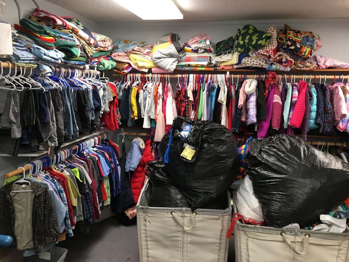 MountainstarN's tweet photo. Thank you River Bend Kids for filling up our closet with clothes, jackets, and so much more👕🧦👟. We appreciate all of our generous community members who help by donating and coordinating this awesome event 🥰 #community #inbend #ThankfulTuesday https://t.co/P6BcRtIK5Z