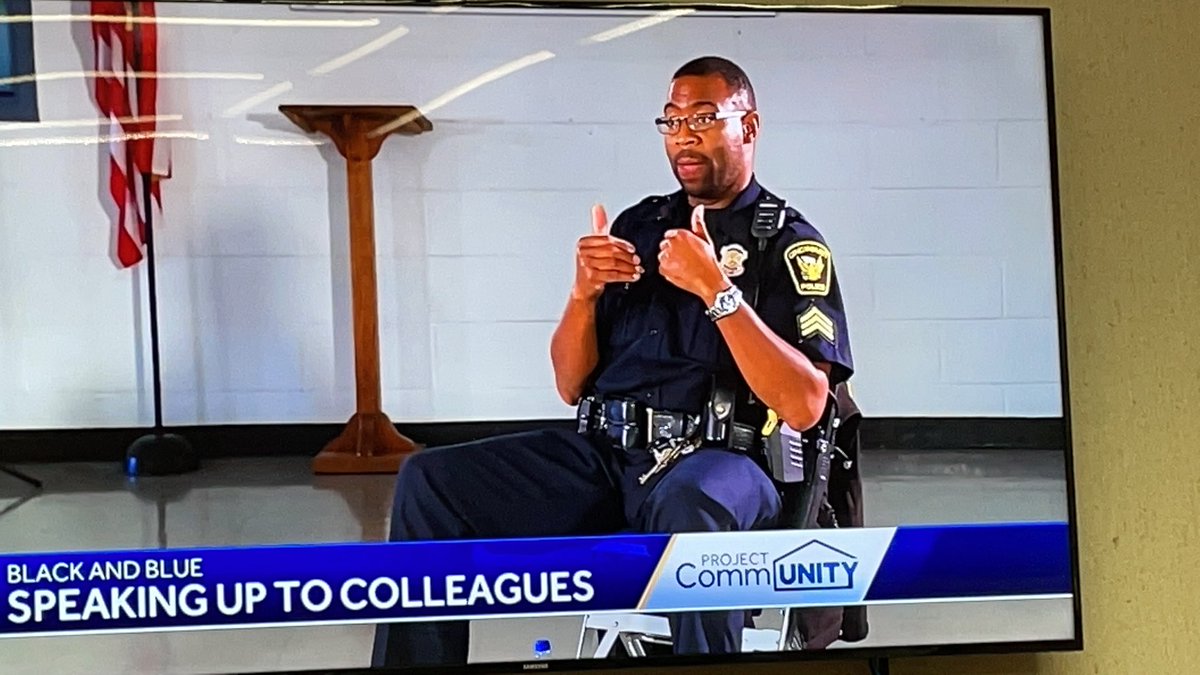 AKirklen's tweet image. “This is a dangerous job sometimes, so if you’re uncomfortable if somebody’s asking you a question, this ain’t the job for you.” -from a CPD Officer. 

Are you watching @jatara_’s #ProjectCommunity Special: Black &amp;amp; Blue on @WLWT?