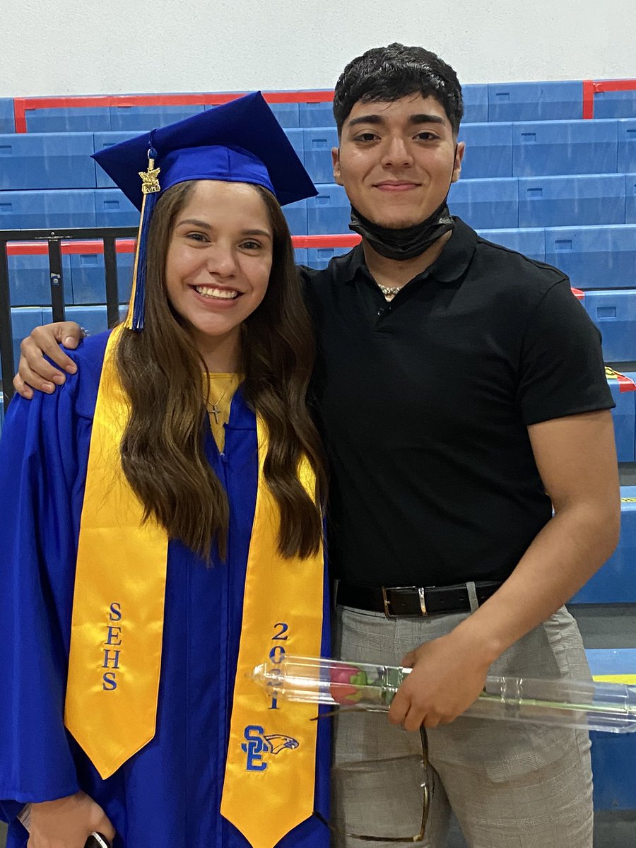 My sister at her Rose Ceremony 🌹. <a href="/thegr8joeOrtega/">Joe Ortega</a> you are next!