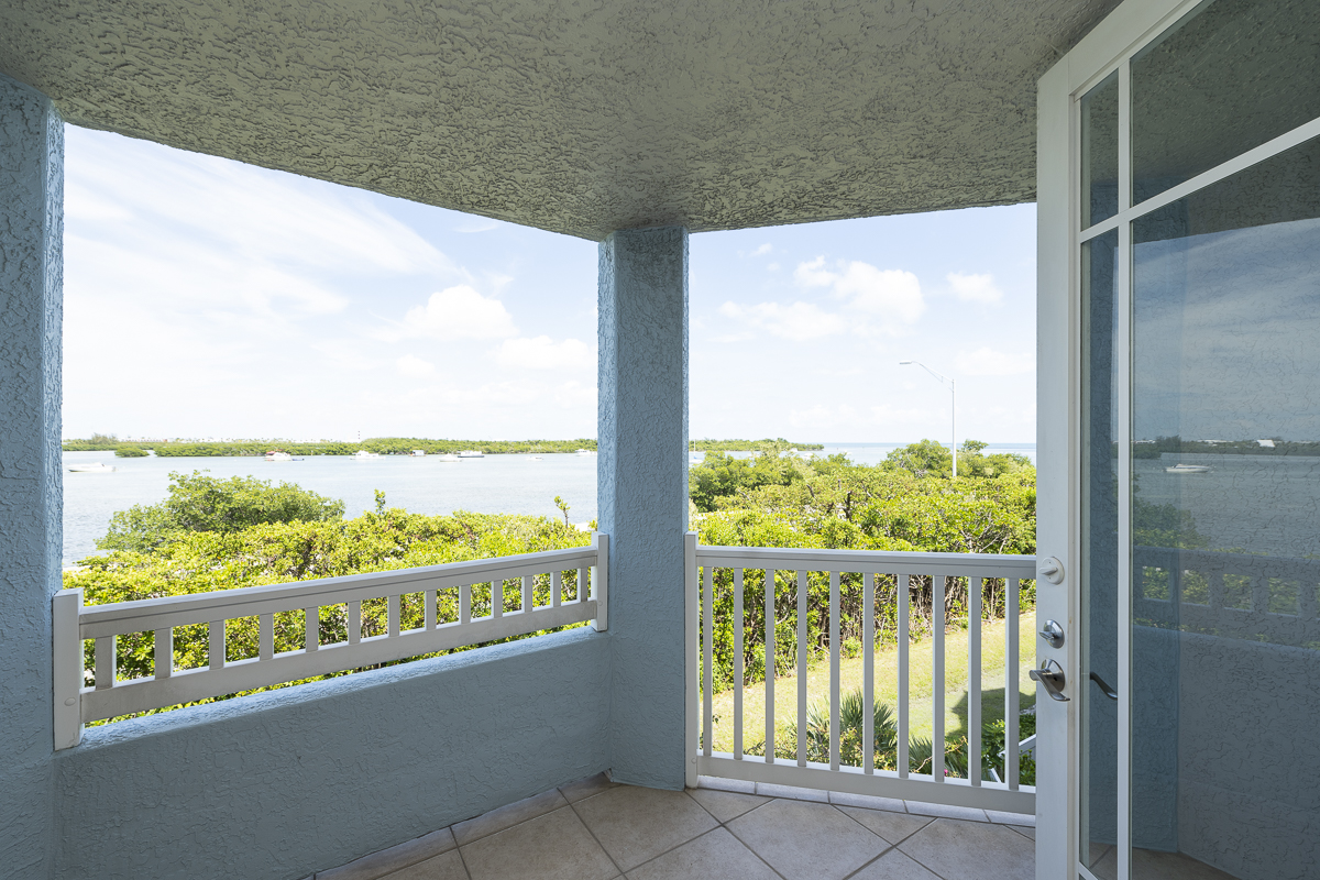 Spectacular ocean views and luxury living
49 Seaside South Ct,  $1,349,000 photos by <a href="/NickDollPhotog/">Nick Doll</a> 
2736 sq ft  #keywest #garage #pool #keywestflorida bascomgrooms.com