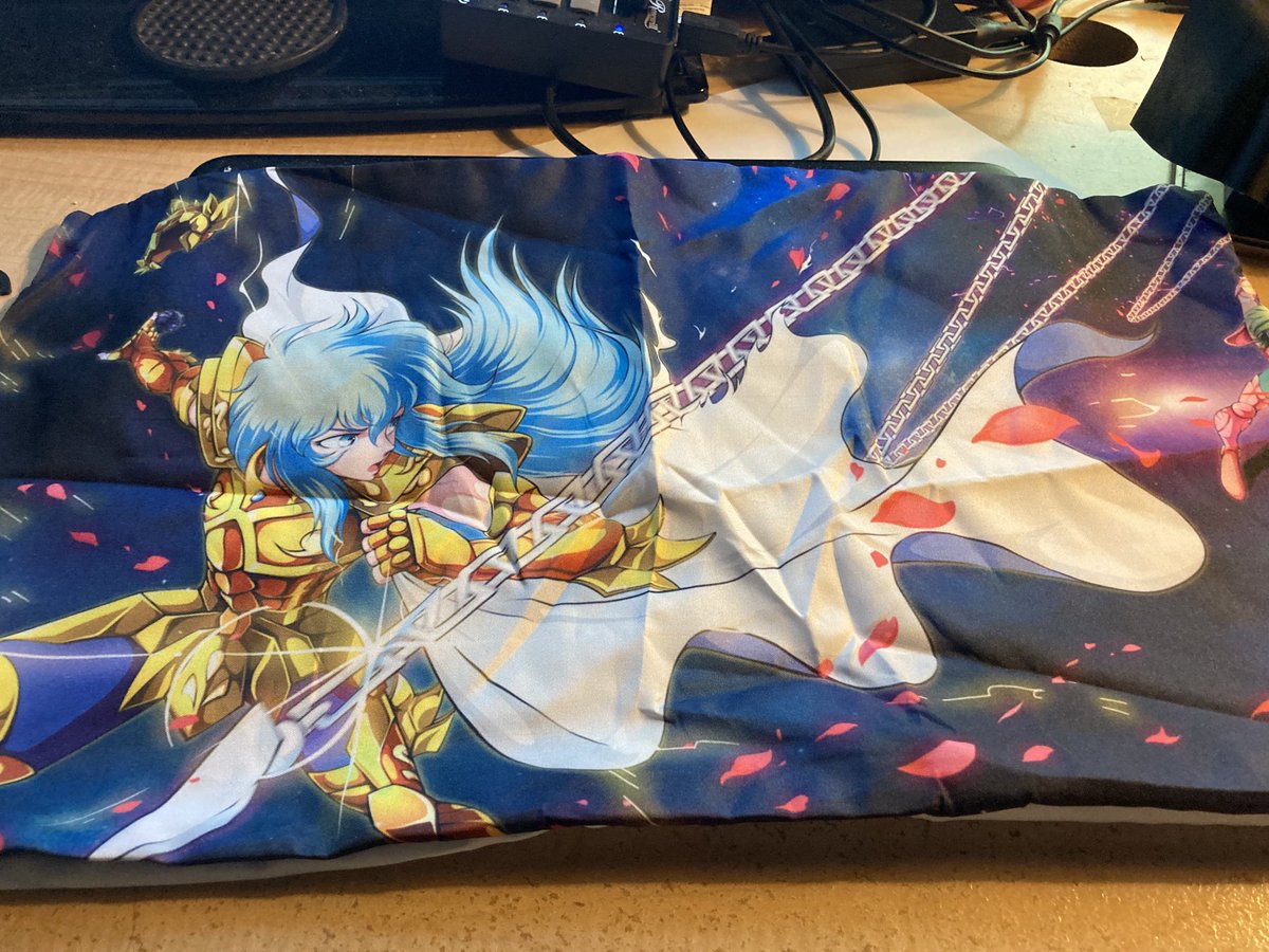 SSGSAC1's tweet photo. Just got this from my friend for my IRL Birthday a small pillow case https://t.co/lJiVHpMMTZ