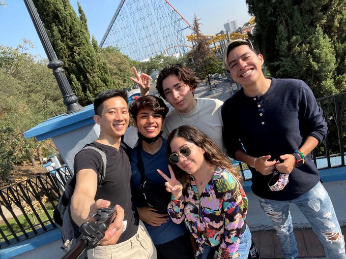 New friends in new places ❤ https://t.co/Jpfun4Rwsy