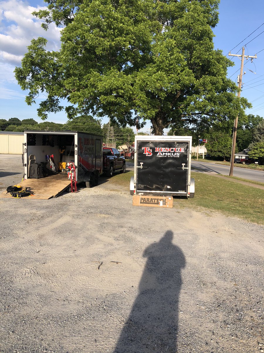 GFDTRAINING's tweet photo. Gaffney firefighters getting some dealer training on new Paratech struts and airbags as well as new Amkus extrication tools.  #amkusrescue #paratechrescue @gaffney2400 @GaffneyFire https://t.co/mdA6SLDy5d