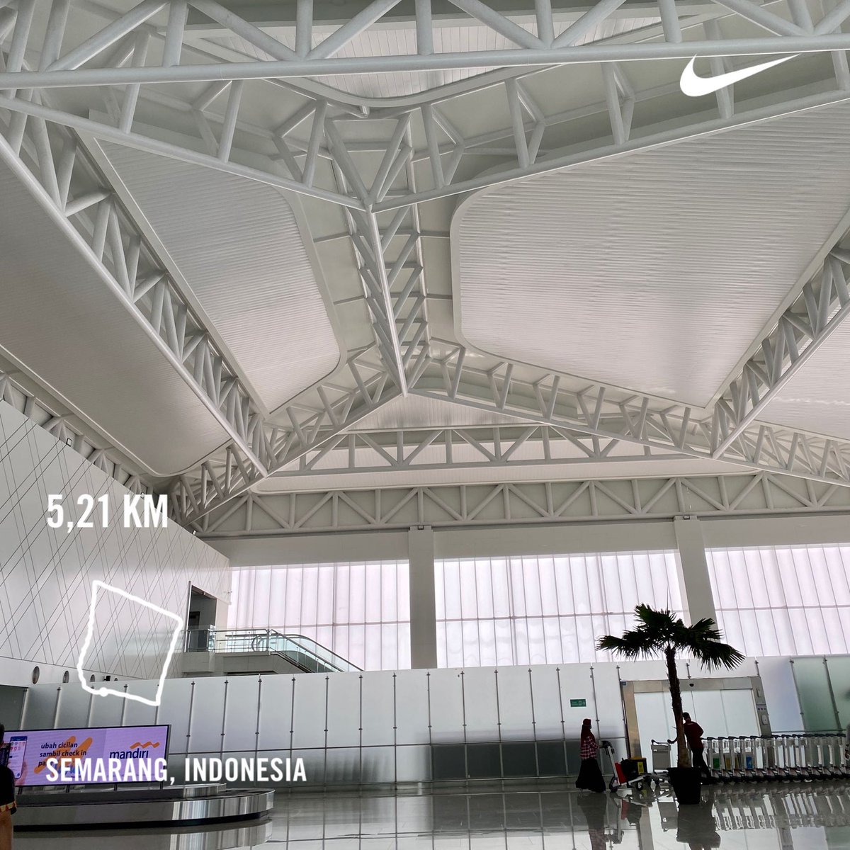 uch__'s tweet photo. Wednesday Burn 5K

#nike #nrc #semarang #airport https://t.co/0RIpJprDan