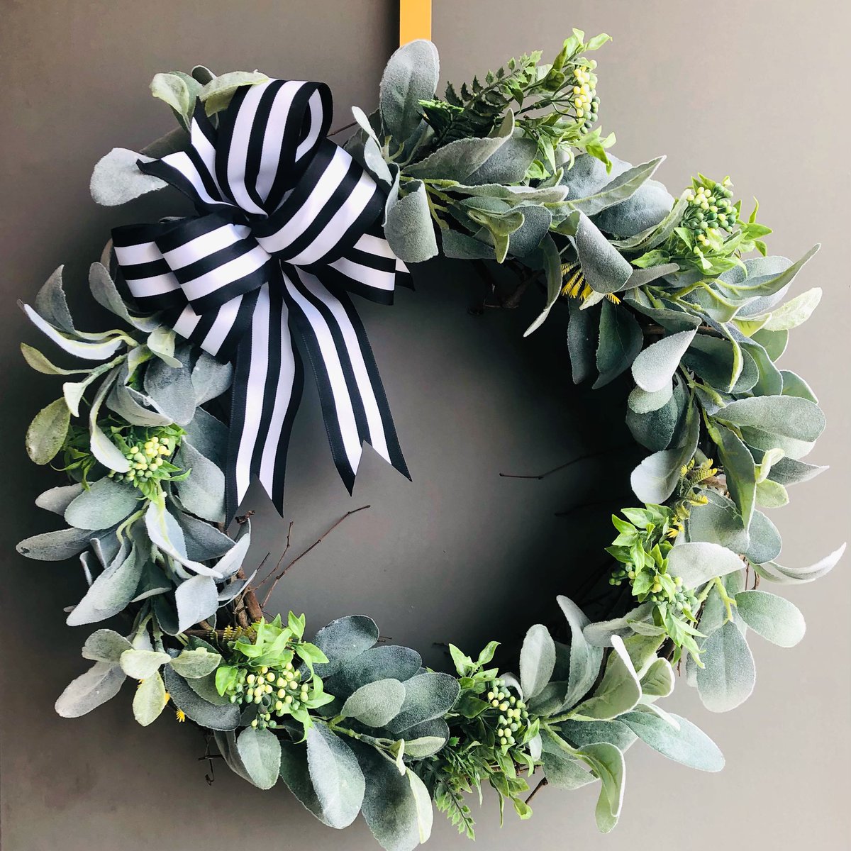 vrod1994's tweet photo. Lambs ear wreath https://t.co/P7e9ZhTem7