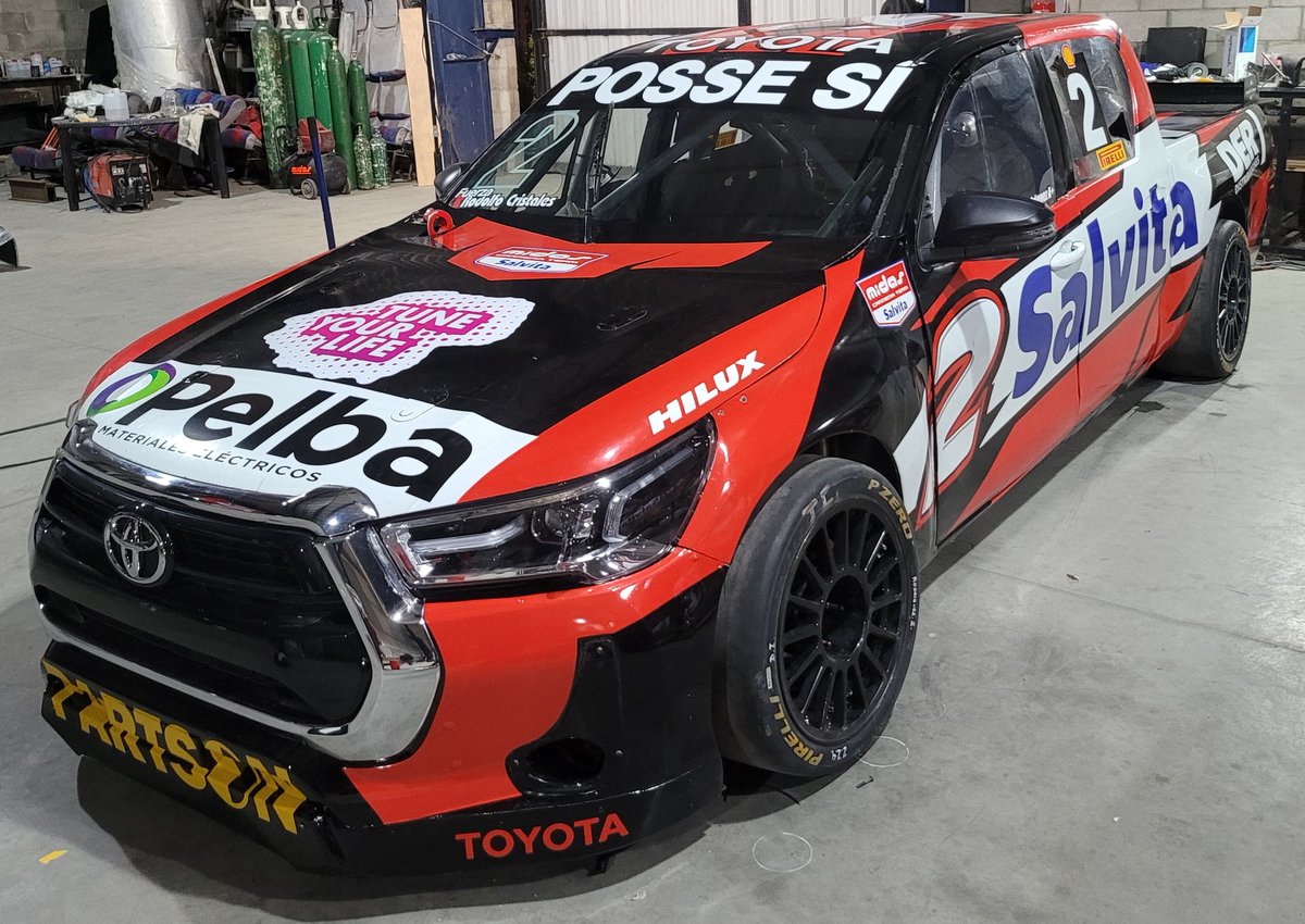 MidasCarreraTm's tweet photo. Este Jueves y Viernes 3ra fecha de #tcpickup en el @AutodromoMouras de La plata.
Las dos Toyota Hilux del @MidasCarreraTm hechas a nuevo para #2 @rodriguez_maty y #21 @diegociantini.
#Salvita
#Pelba
#Rosbaco
#Distribuciones Der
#Partson https://t.co/NA62Hm2FaB