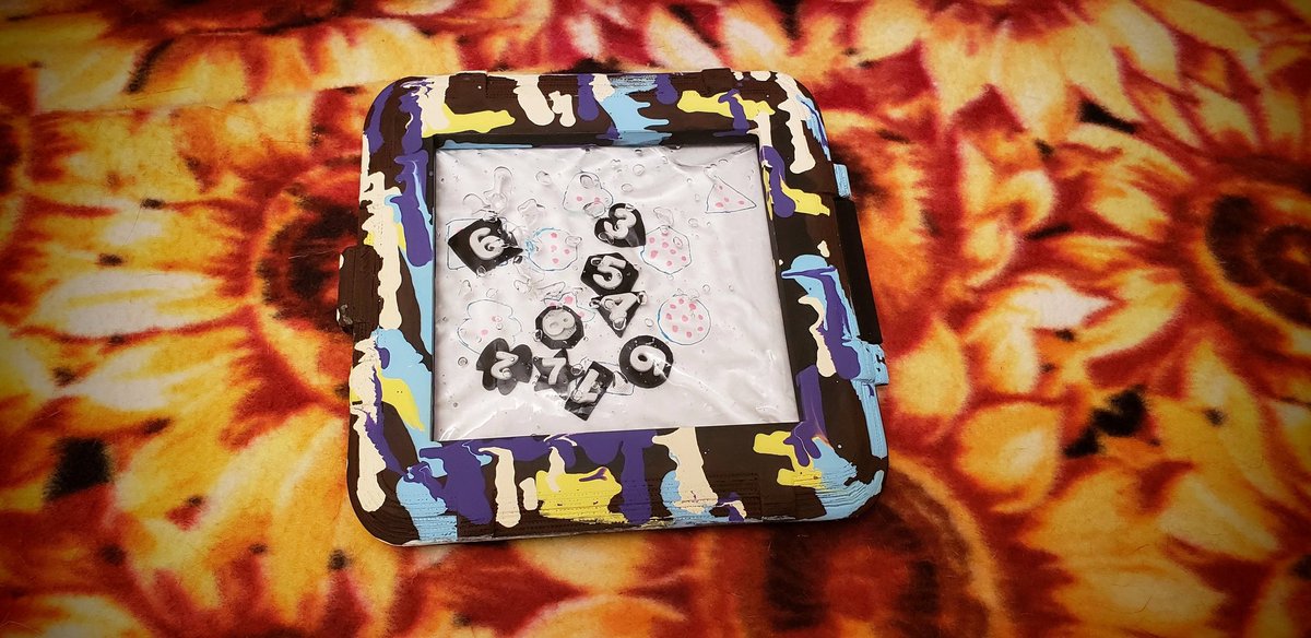 TheAggroMagnet's tweet image. Sensory toy for matching shapes, numbers and\or colors.
I 3D printed out a box with an open frame top and tiles in different shapes and numbers.
The background infinitely changeable, dependent on your creativity and the skill level of your child. 
#snapmaking #GiftsForKids