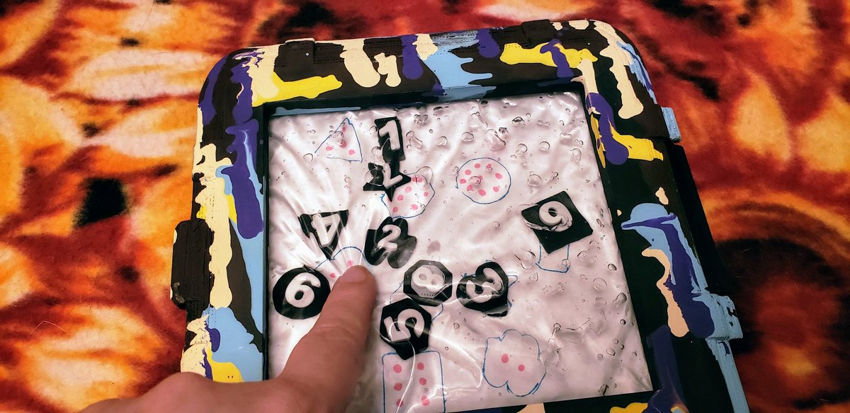 TheAggroMagnet's tweet image. Sensory toy for matching shapes, numbers and\or colors.
I 3D printed out a box with an open frame top and tiles in different shapes and numbers.
The background infinitely changeable, dependent on your creativity and the skill level of your child. 
#snapmaking #GiftsForKids