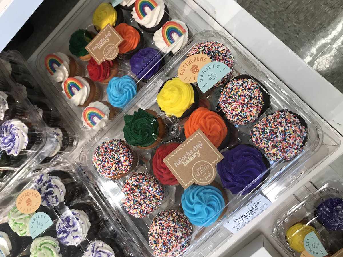karafromtarget's tweet photo. Celebrate #pride month with some sweet treats from 1944!! #rainbow #cookiecake @KevinKaminski10 @AdamHorn899 @Nicholas_Sippel @jmorganiii2 https://t.co/0pRq3G6FCM