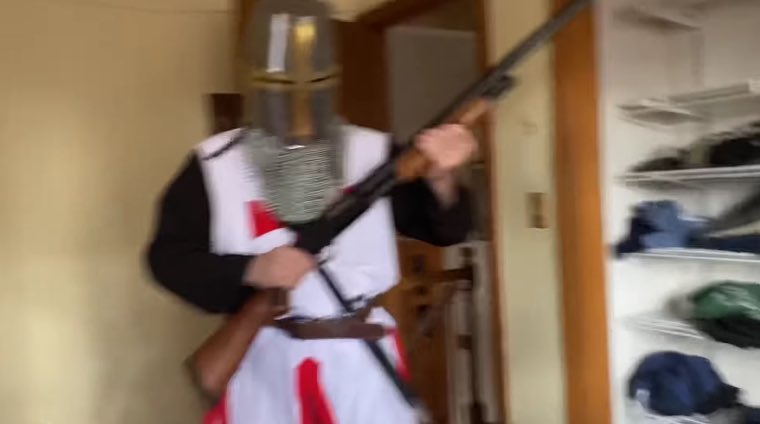 2003Tweeter's tweet image. *minor inconvenience happens*

Medieval peasantry: