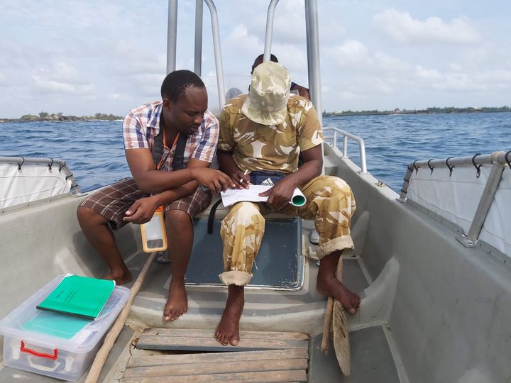 marinemammalogy's tweet photo. The SMM Small Grants in Aid of Research program is now accepting applications through June 30! Grants support up to $2000 USD in fieldwork for people who are native to and working in low income countries. Up to 25% of the grant may be used for a work stipend. https://t.co/INeCfnlfSI