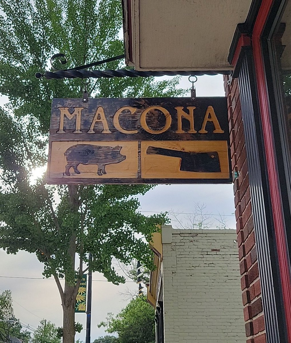 I went book shopping after school today at <a href="/Inkwoodnj/">InkwoodNJ</a> to support the Preschool Penguins Fundraiser &amp; I had a delicious dinner at <a href="/BbqMacona/">Macona BBQ</a> 👍 #TreatYourTeacherTuesday #kindbusinesses