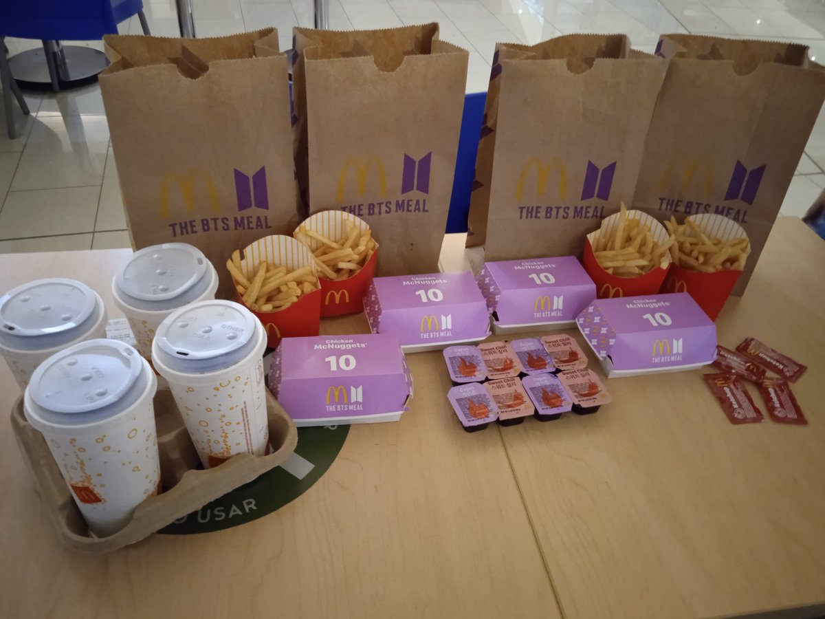 Marcys_Heart's tweet photo. GRACIAS POR LA GRAN EXPERIENCIA 💜
- una maravillosa atención por parte del personal
- muy rica comida
Muchas gracias por tomar en cuenta a este hermoso país y permitirnos estar más cerca de nuestros chicos
@mcdonaldspa
@PanamaBts #BTSMealPTY https://t.co/tVqphv5IyF