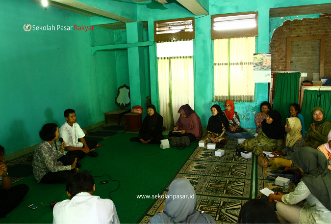 Kelas Pasar 4 Sekolah Pasar Kranggan

Penataan barang juga bisa menjadi media informasi awal bagi pembeli sehingga pembeli tidak perlu banyak bertanya lagi. 

sekolahpasar.id/kelas-pasar-4-…

#PasarRakyat #SekolahPasar
