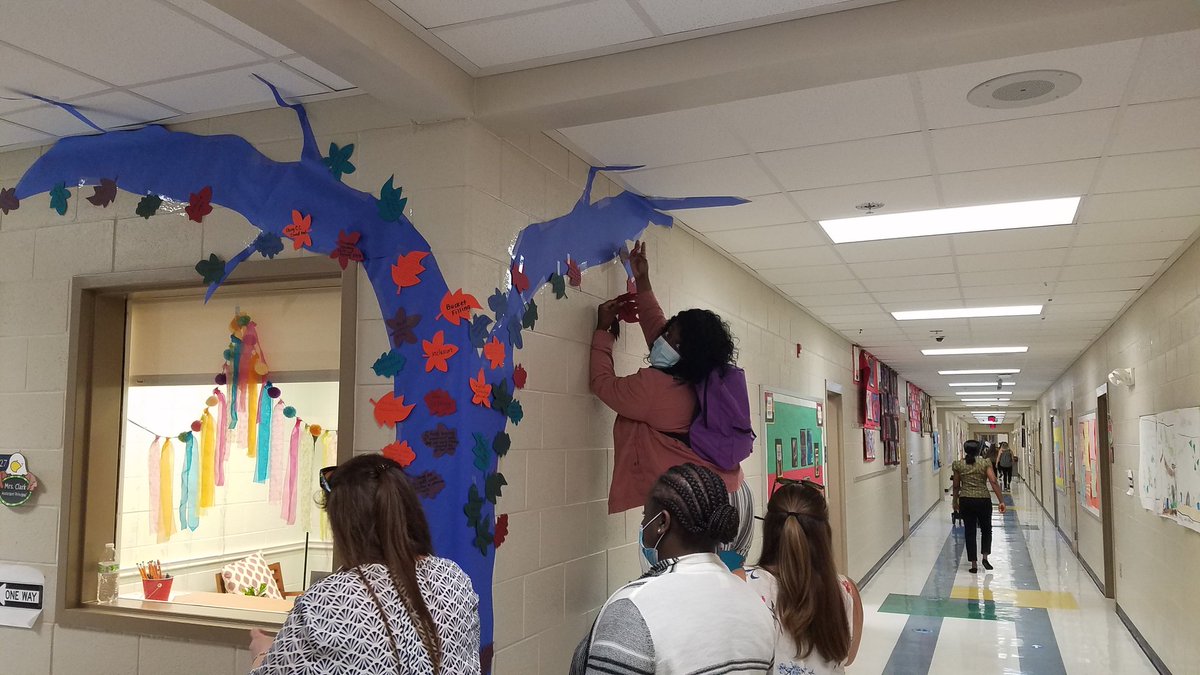 Samantha Blake tweet media