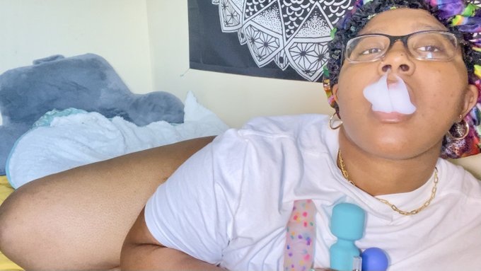 New video @ 10pm EST! https://t.co/FIS2cNxKA4