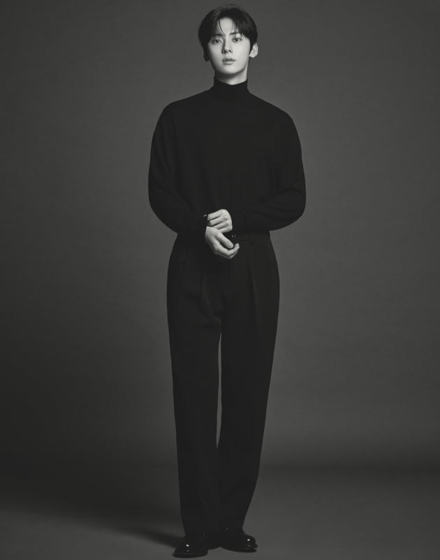theseoulstory's tweet photo. 📸 Check out these new profile photos of actor Hwang Min Hyun officially released by Pledis Entertainment

Source: https://t.co/NvO7rgSeHp https://t.co/zMoMoAnBoj