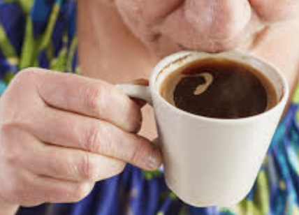 ecalixto's tweet photo. Beber café ayuda a vivir más años, esto no depende de la cafeína sino de otros componentes de la infusión. Un 10% de sobrevida en individuos que beben café por 10 años, mejora actividad cardiovascular y neurológica. 

Stepan M. J Exp Psychol Learn Mem Cogn. 2021
#NocheNeuroTuits https://t.co/0lIuMyppMo