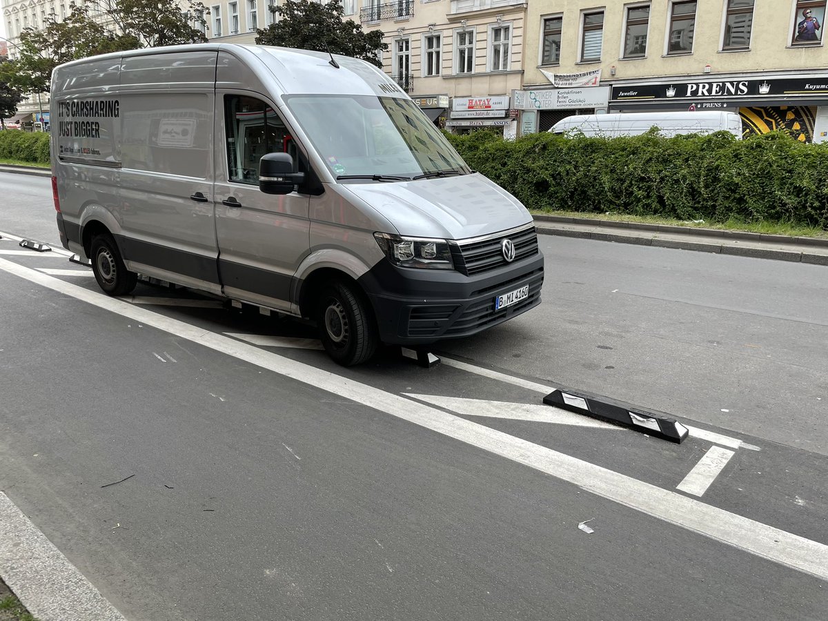 plain vanilla tweet media