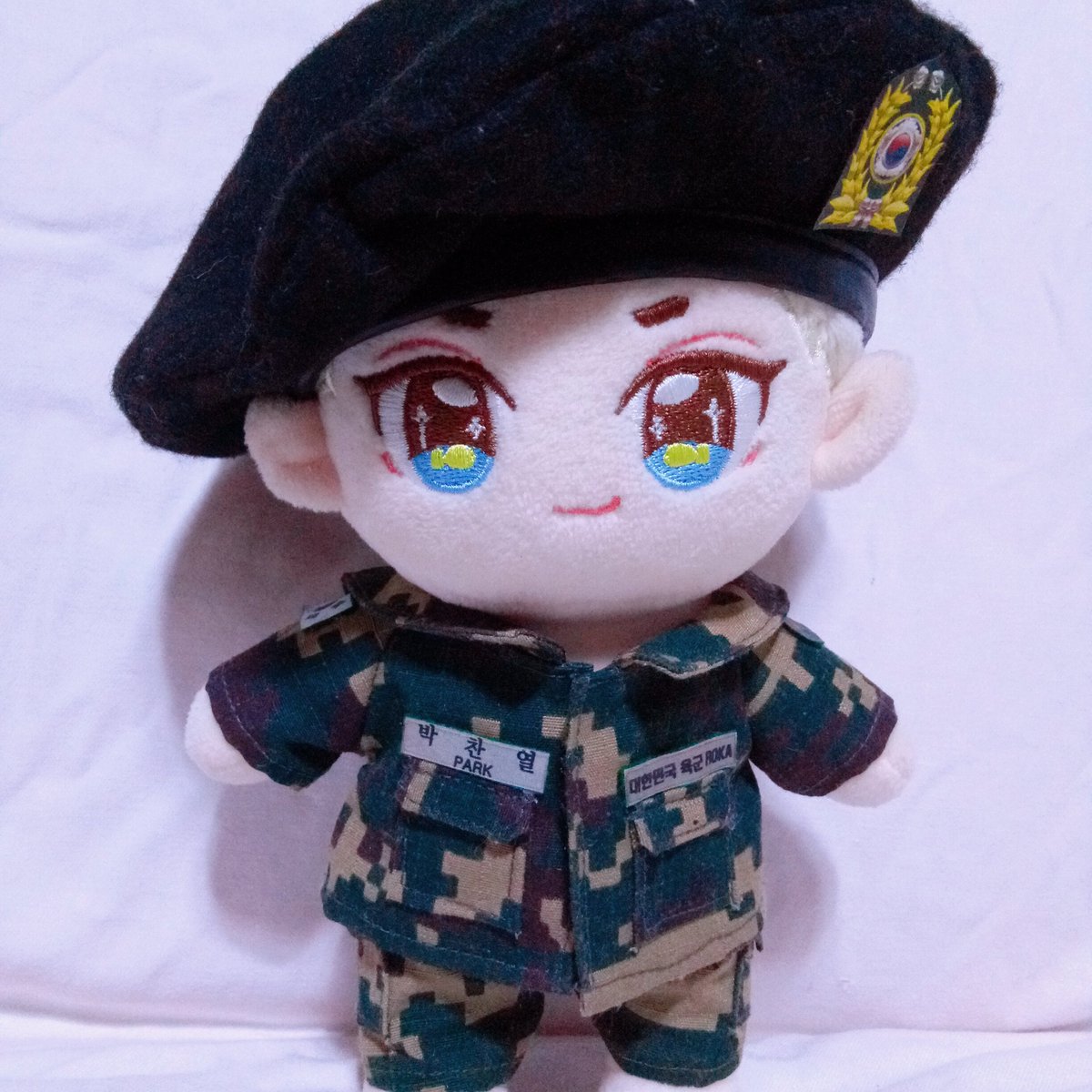 ParkSiblings61's tweet photo. My baby finally have his own military uniform like his dad!! I'm so in love with this set! It's never waste that I saved up for this๐ 100% recommended doll clothing shop! @XiuwingMachine @XiuwingMachine2 #XIUMACHINE_FEEDBACKS https://t.co/wrbwaXVuRU
