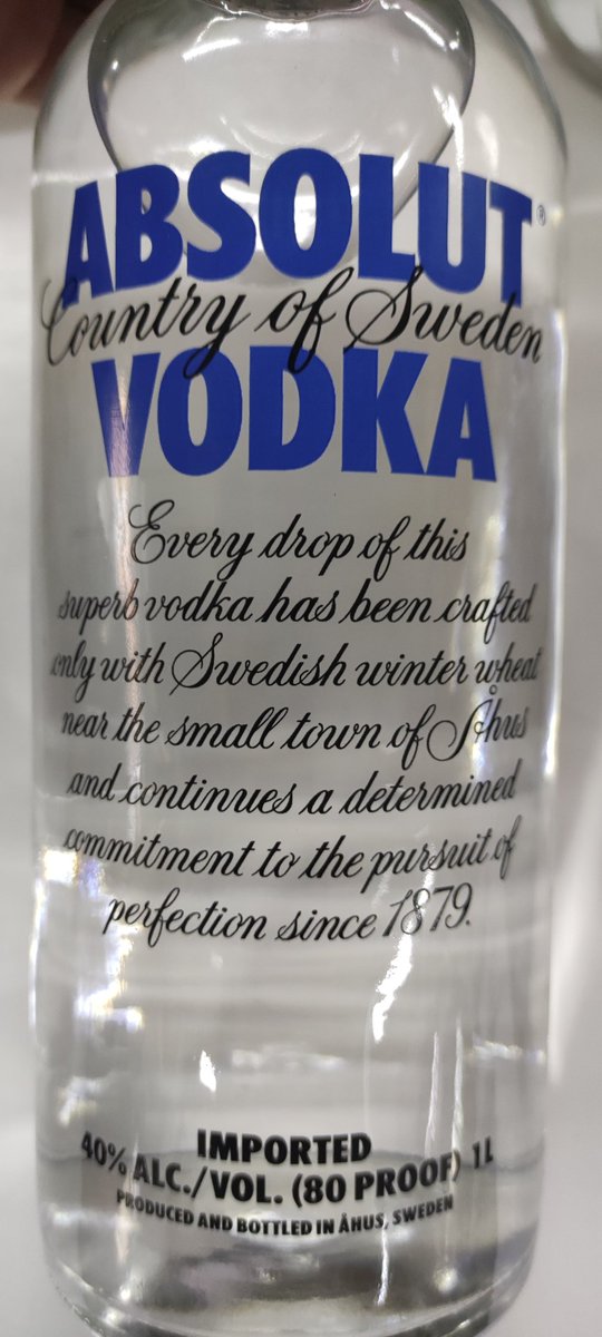 absolutchina's tweet photo. From the ABSOLUT VODKA bottle design, we know the reading ability of people degenerated very soon. The word number from 1979 till now: 46-32-17-2.
#absolut #absolutvodka #absolutcollection #absolutcollector https://t.co/Aw6KZby2bf